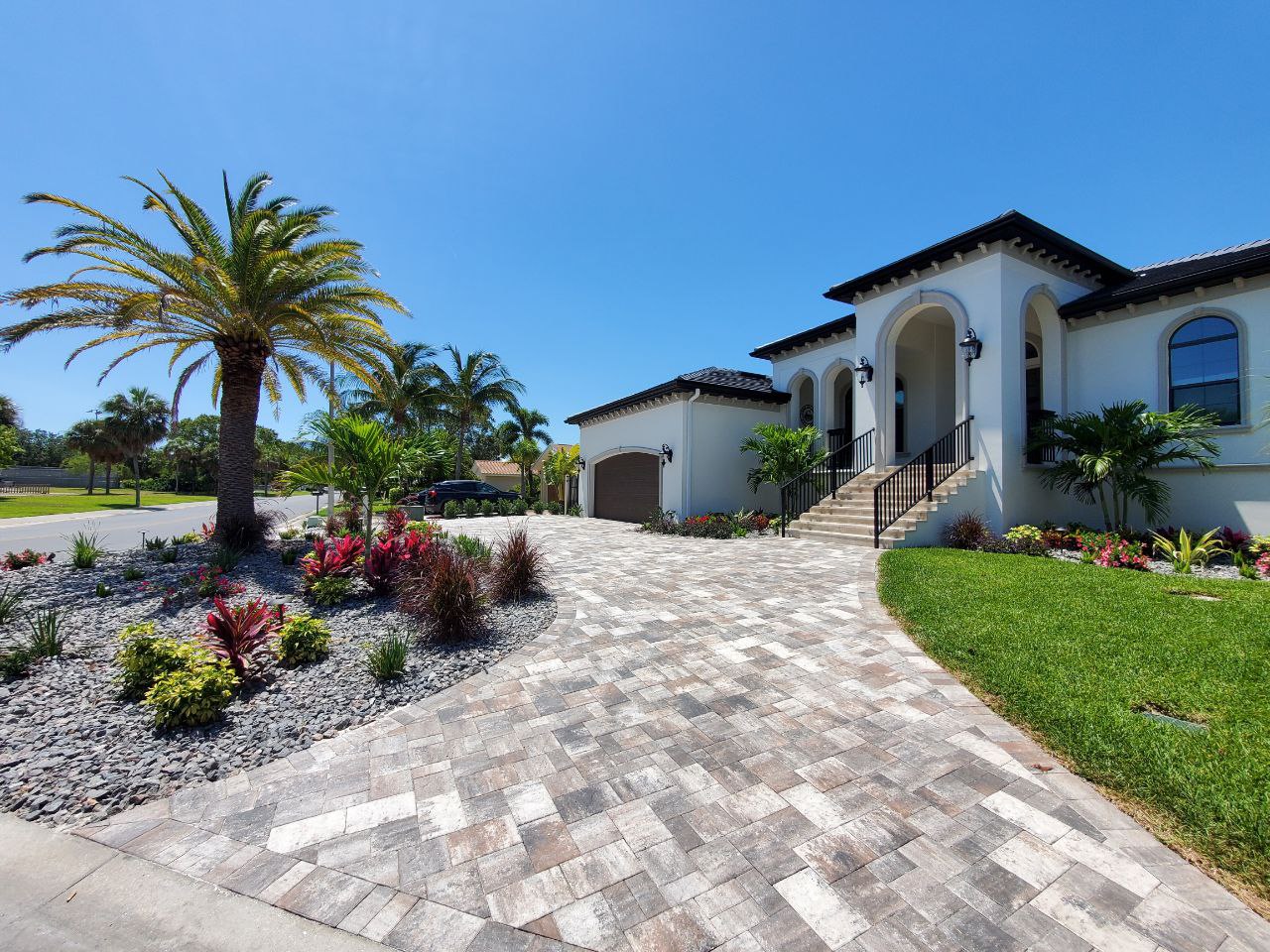 Professional Landscapers In Tampa Fl - Pavers